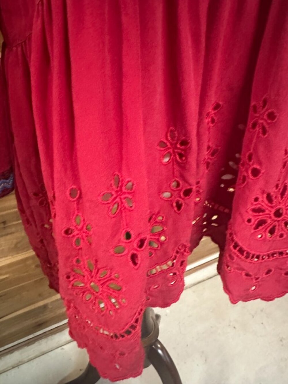 JOHNNY WAS Tunic Top R-MONA TIERED Embroidered/Eyelet RED SILK M Scalloped - Picture 4 of 11